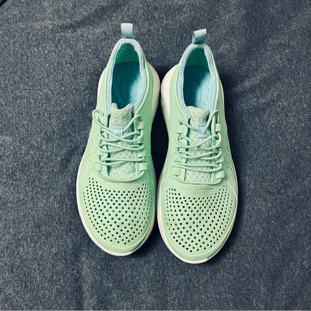 CROCS Green Sneakers Lightweight Breathable Design